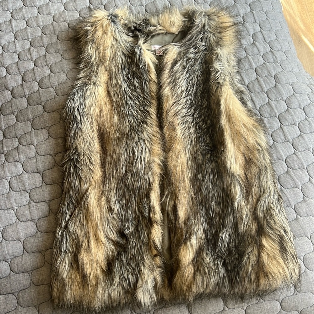 NWOT Faux fur vest